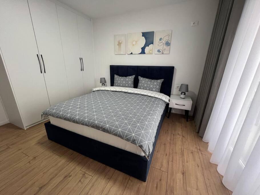 Modern Apt Near City Centre Shkoder Exterior photo