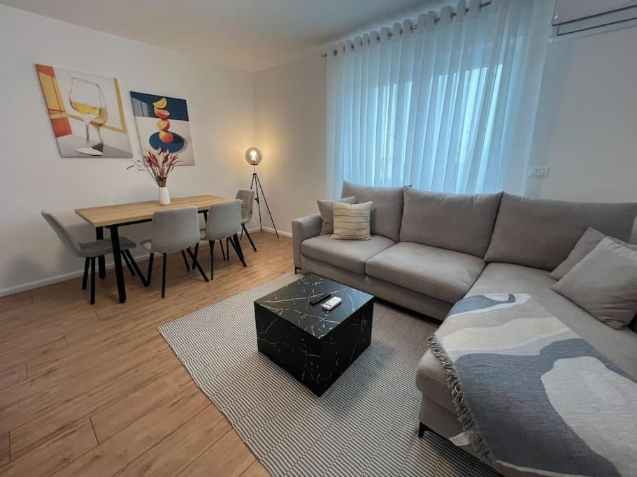 Modern Apt Near City Centre Shkoder Exterior photo